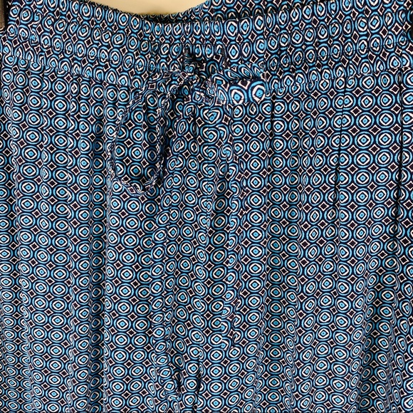 crown & ivy Geometric Pattern Palazzo Pants - Picture 5 of 8